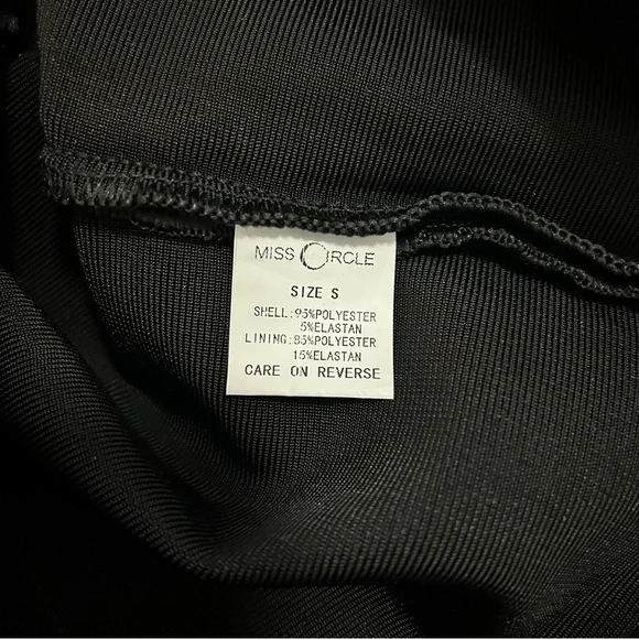 Miss Circle Elegant Black Off-Shoulder Corset Dress - Picture 13 of 16